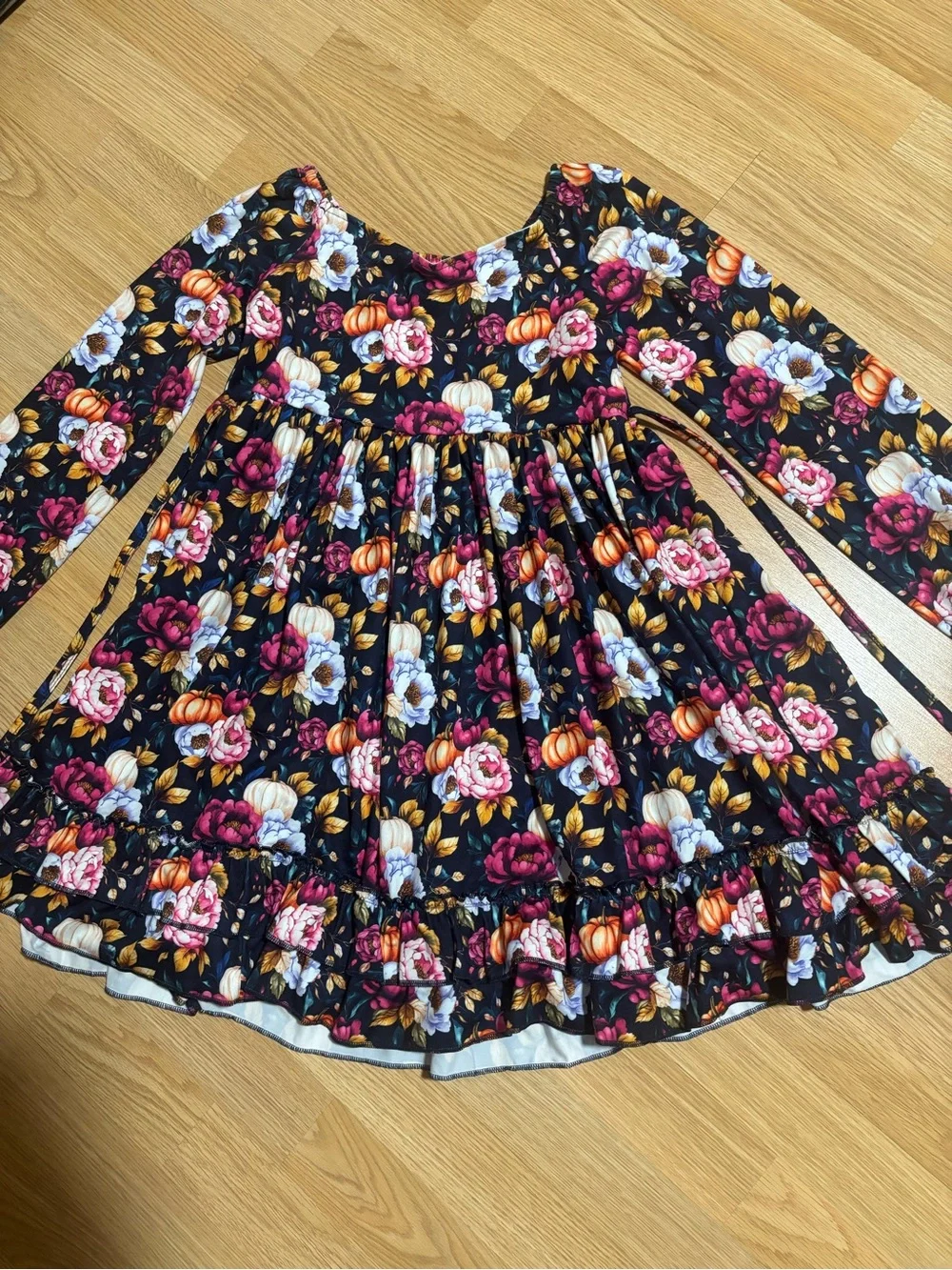 “Makena Lane” 2pc set size 12 in excellent condition